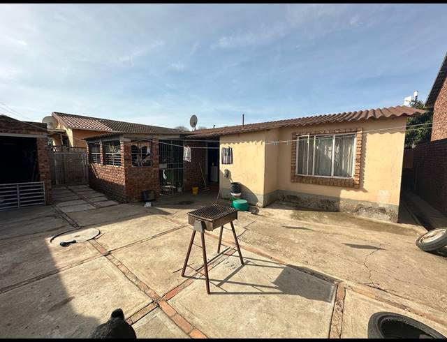 3 BEDROOM FREESTANDING FOR SALE IN EASTWOOD